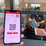 Đưa mã voucher Flane để đeo thẻ vào tay