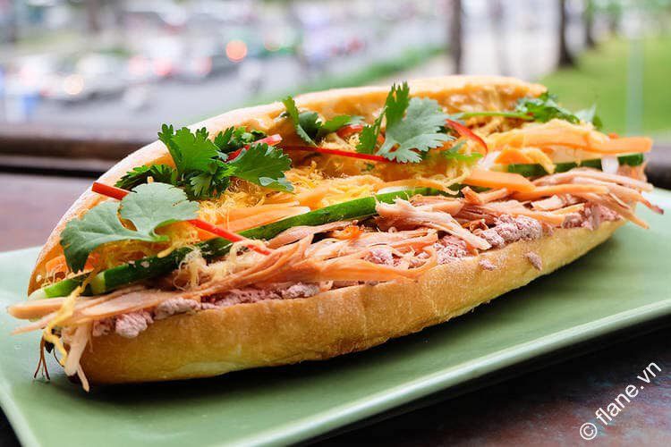 Nhất định phải thử bánh mì tại Sài Gòn (ảnh: sưu tầm)