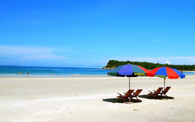Bãi biển nhân tạo đẹp nhất Quảng Ninh (Ảnh sưu tầm)
