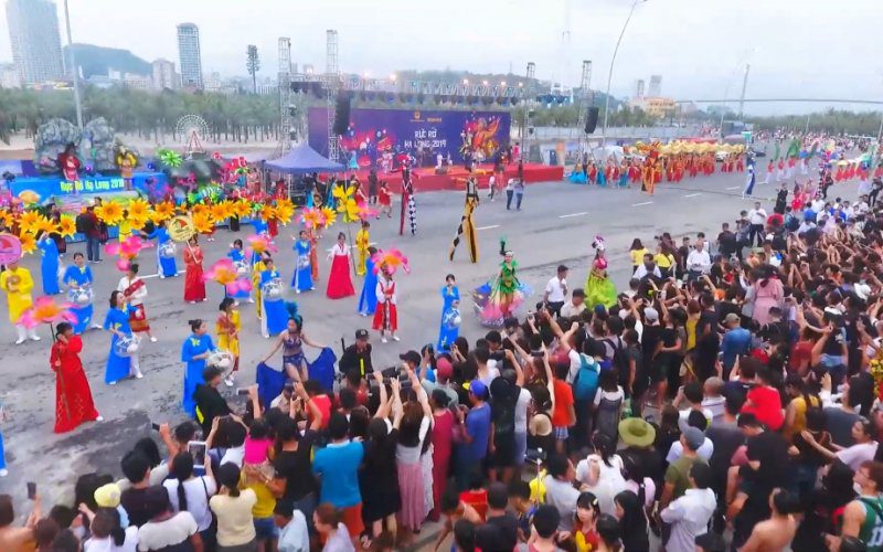 Lễ hội Carnaval Hạ Long nổi tiếng khắp thế giới (Ảnh sưu tầm)