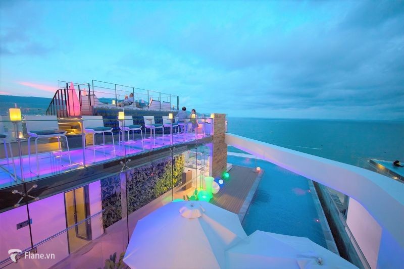 View biển cực xịn của khách sạn Mường Thanh Luxury