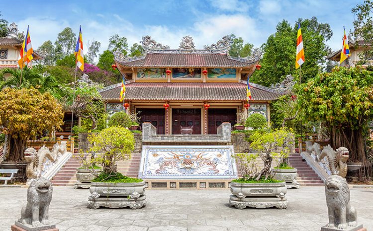  Chùa Long Sơn: Ngôi chùa cổ nổi tiếng ở Nha Trang