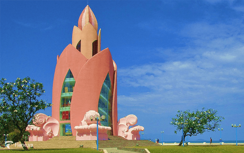 Tháp trầm hương biểu tượng du lịch Nha Trang