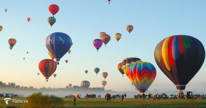 Lễ hội khinh khí cầu được tổ chức lần đầu tiên tại Pháp