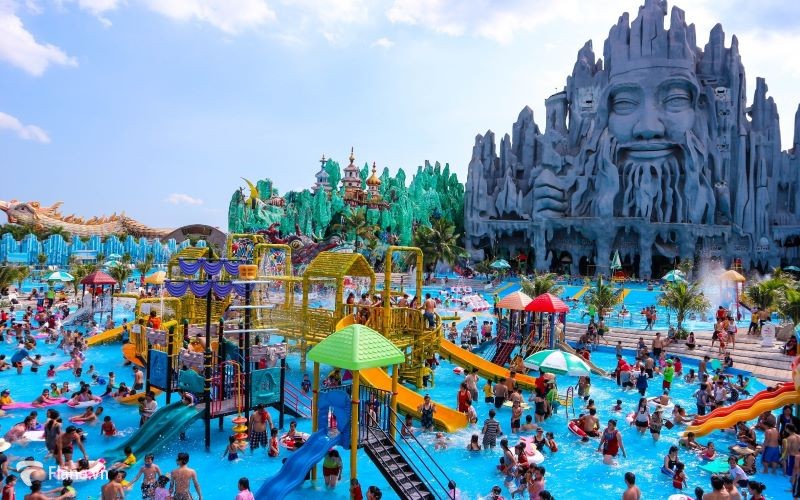 Hồ bơi Tiên Đồng Ngọc Nữ với đa dạng các hoạt động vui chơi hấp dẫn