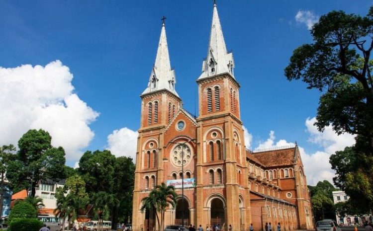  Kinh nghiệm tham quan nhà thờ chính tòa Đức Bà Hồ Chí Minh