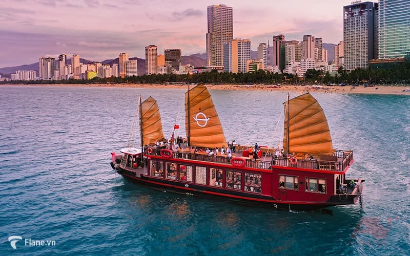 Du thuyền Sài Gòn gắn liền với lịch sử phát triển của thành phố