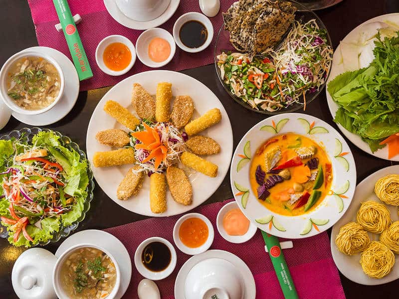 Thưởng thức ẩm thực ba miền đặc sắc khi mua vé Vinwonder Nha Trang