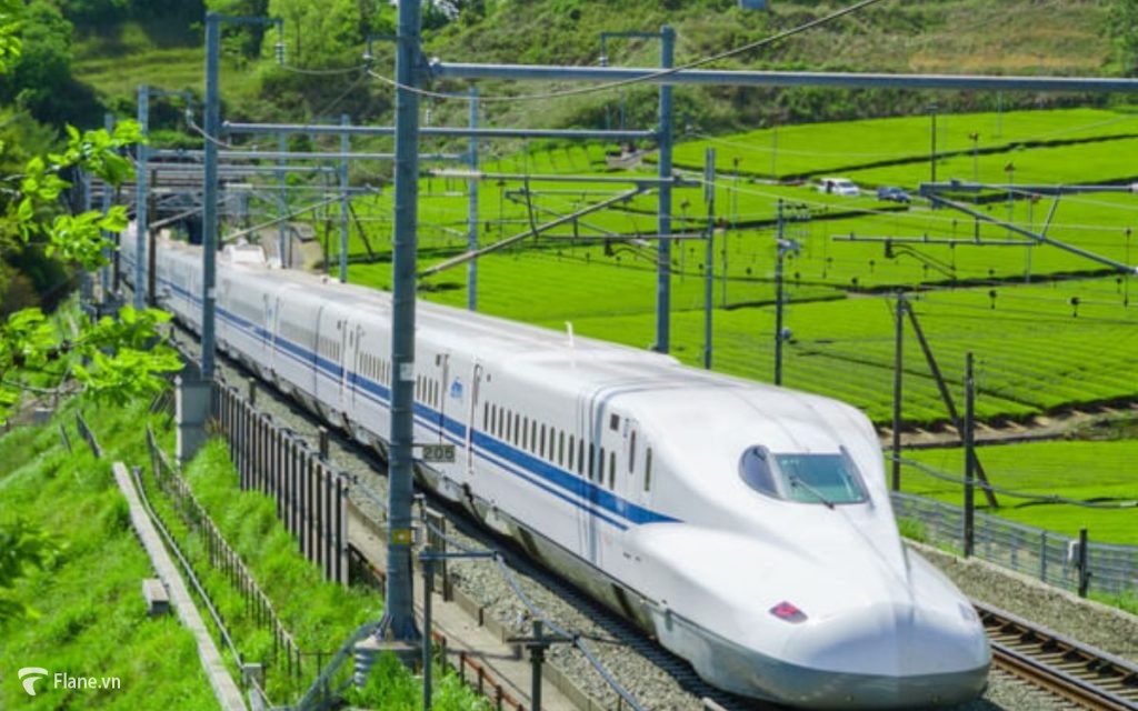 Phương tiện chủ yếu tại Nhật là tàu điện