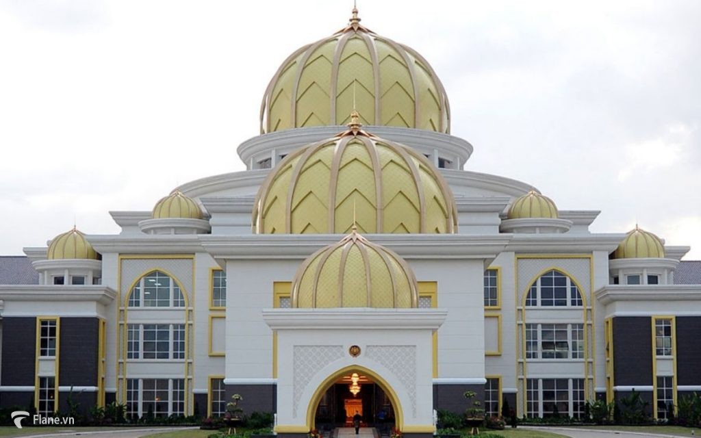 Cung điện Hoàng Gia Malaysia nguy nga tráng lệ 