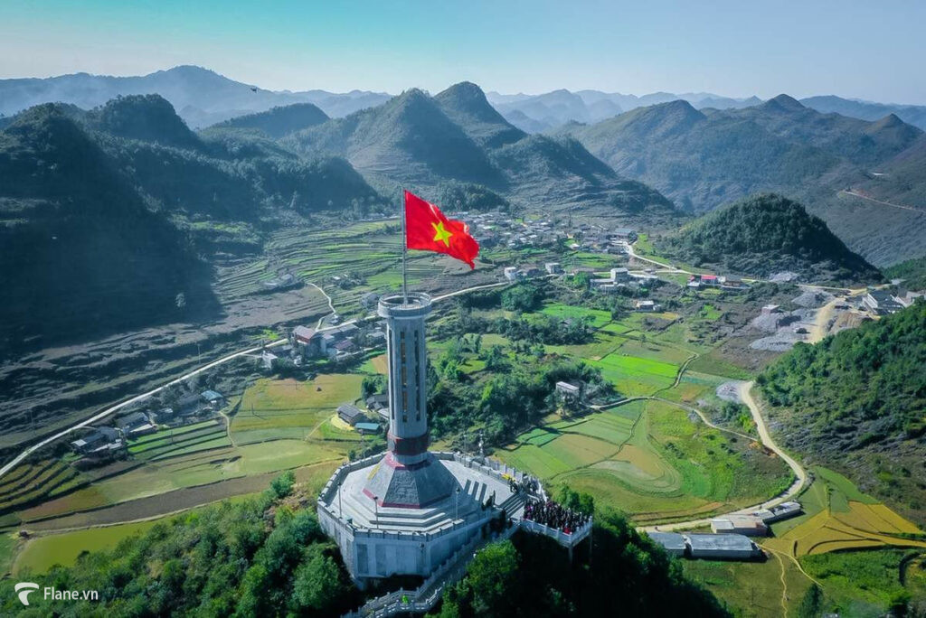 Cột cờ Lũng Cú Hà Giang du lịch Đông Bắc.